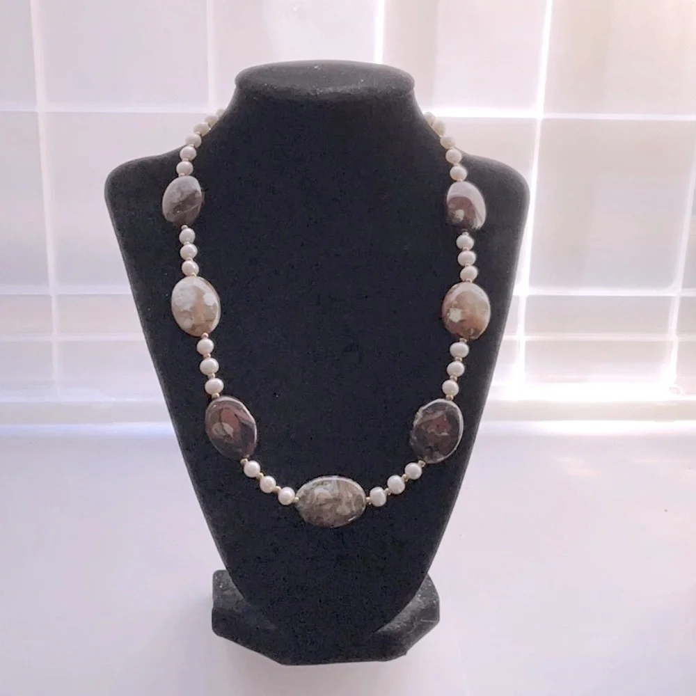🟥Brand New Pearl & Flower Agate Necklace Handcrafted